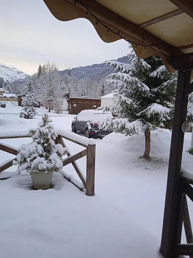 Hotel La Combe à Verchaix 0*,